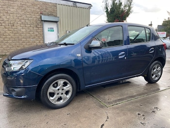 Used Dacia Sandero 2015 for sale - 75430568: Photo