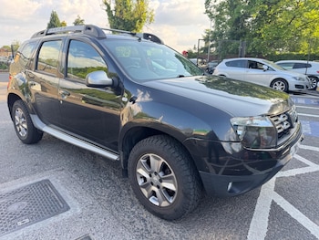 Used Dacia Duster 2015 for sale - 75508015: Photo