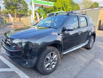 Used Dacia Duster 2015 for sale - 75508015: Photo