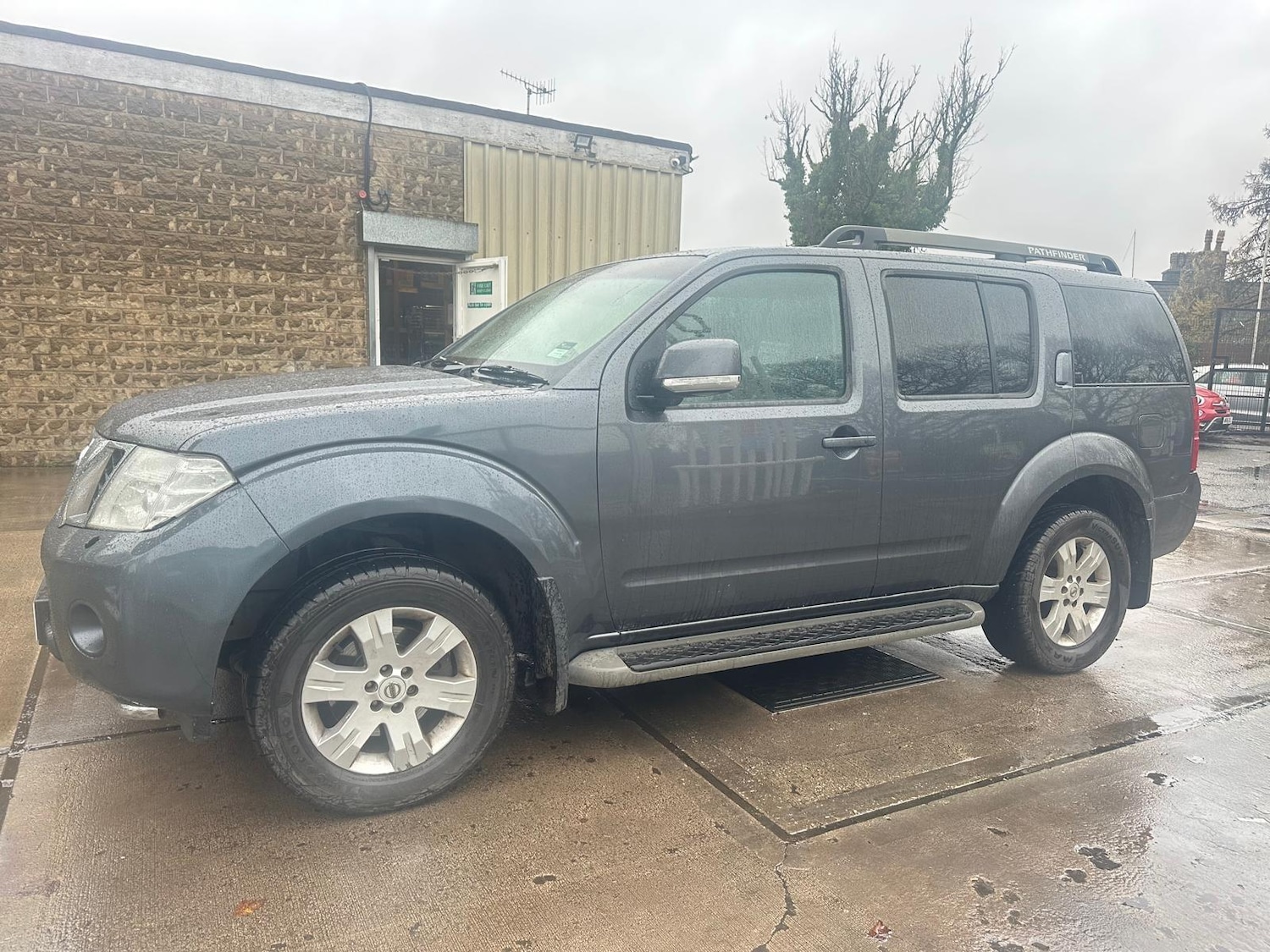 Used Nissan Pathfinder 2012 for sale - 76995227: Photo 2