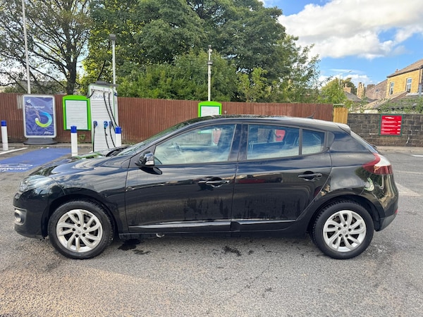 Used Renault Megane 2015 for sale - 75696820: Photo 8