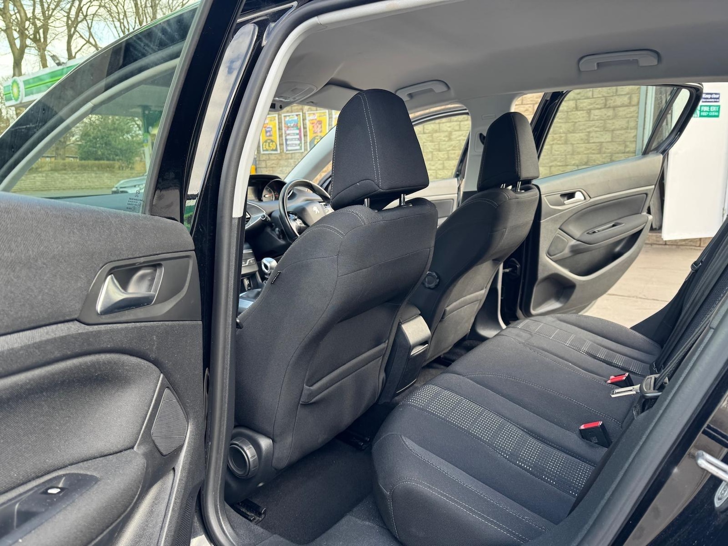 Used Peugeot 308 2016 for sale - 76991842: Photo 11