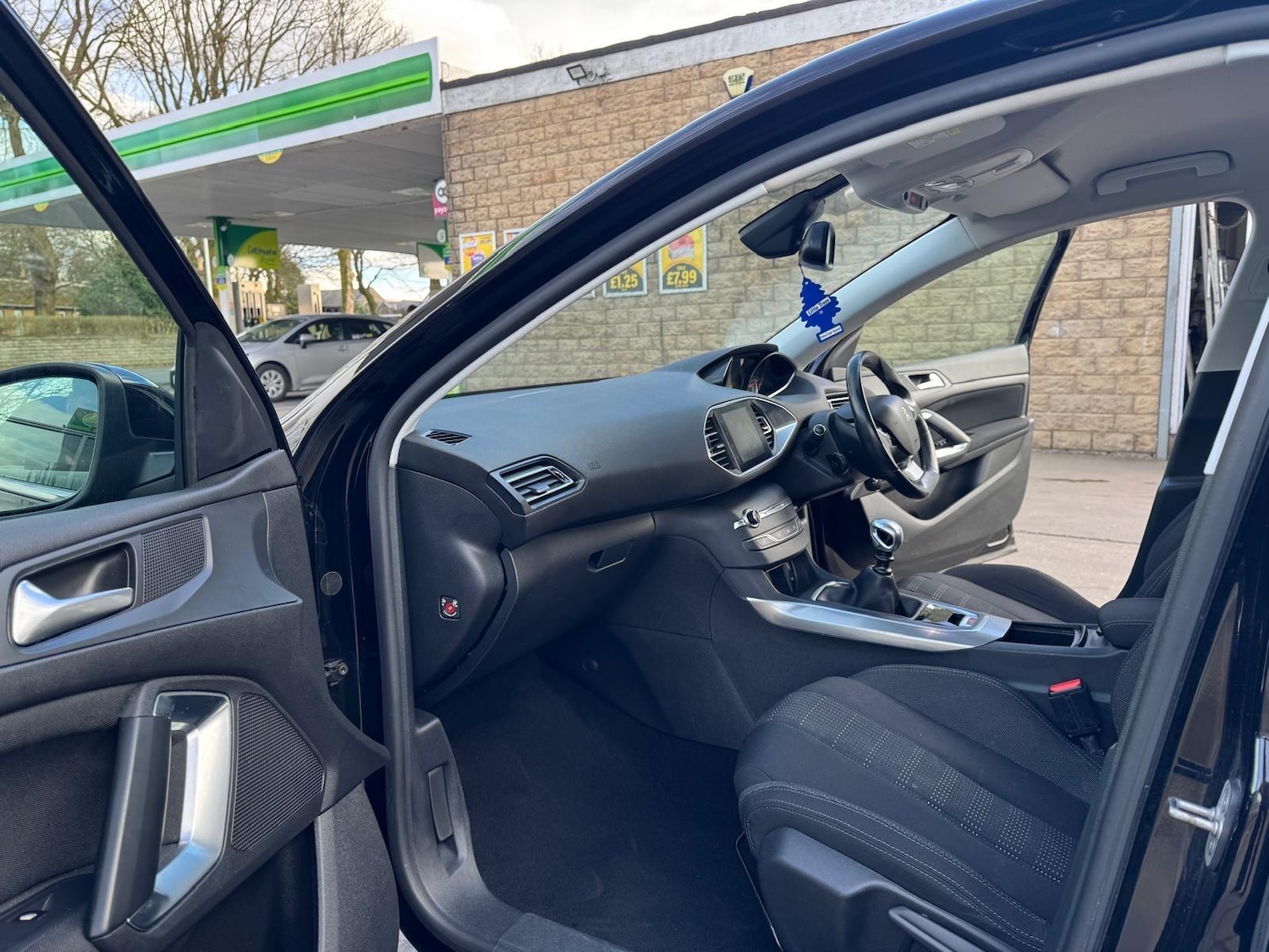 Used Peugeot 308 2016 for sale - 76991842: Photo 13