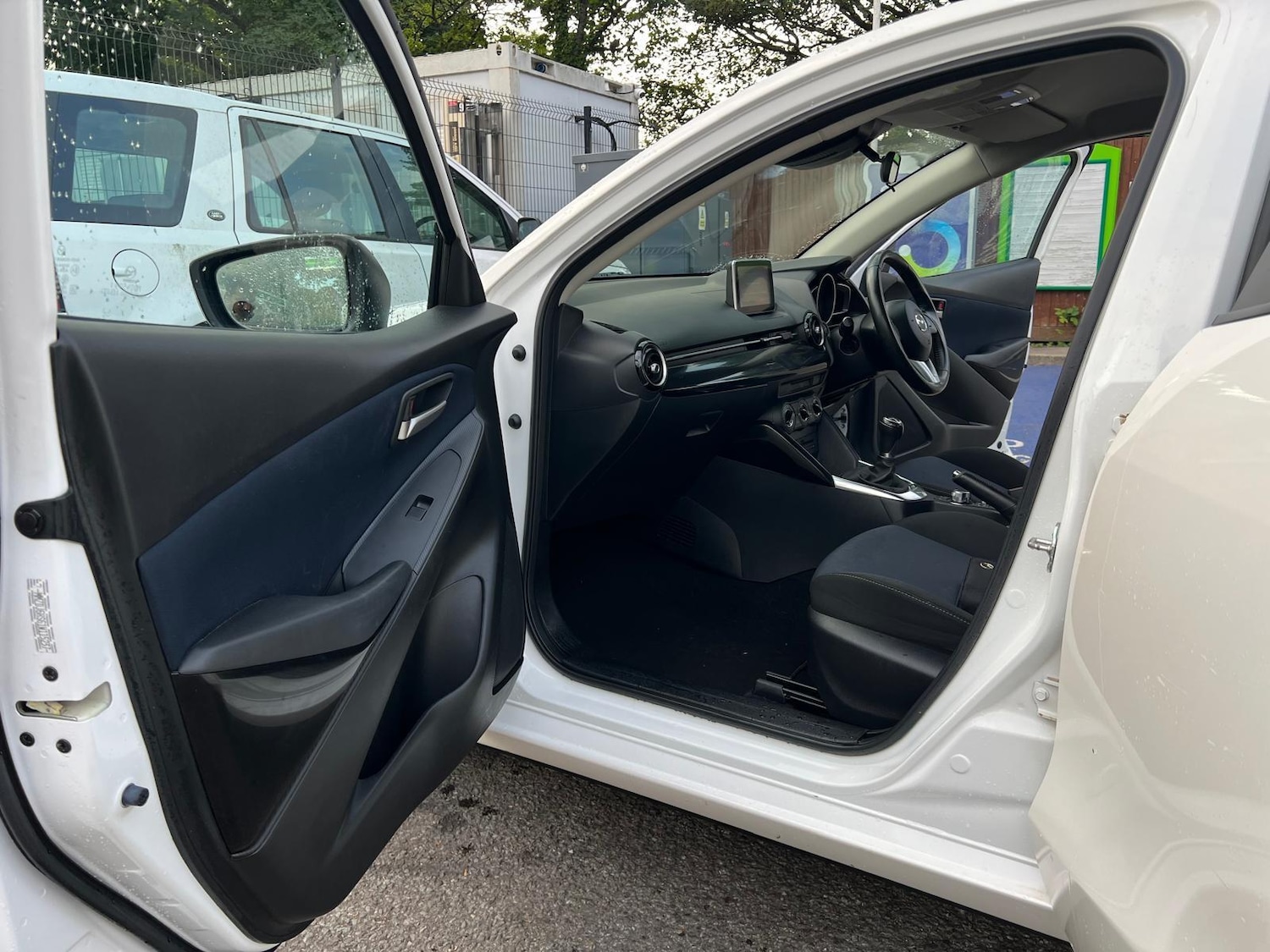 Used Mazda Mazda2 2016 for sale - 76306239: Photo 14