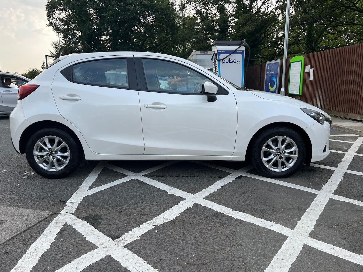 Used Mazda Mazda2 2016 for sale - 76306239: Photo 3