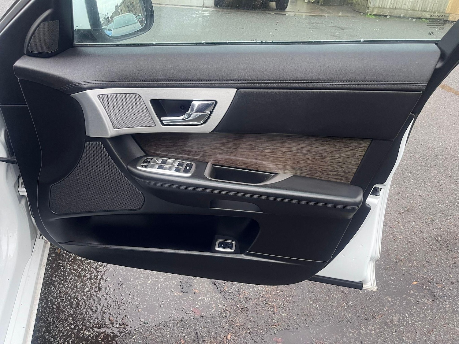 Used Jaguar XF 2012 for sale - 76992965: Photo 14