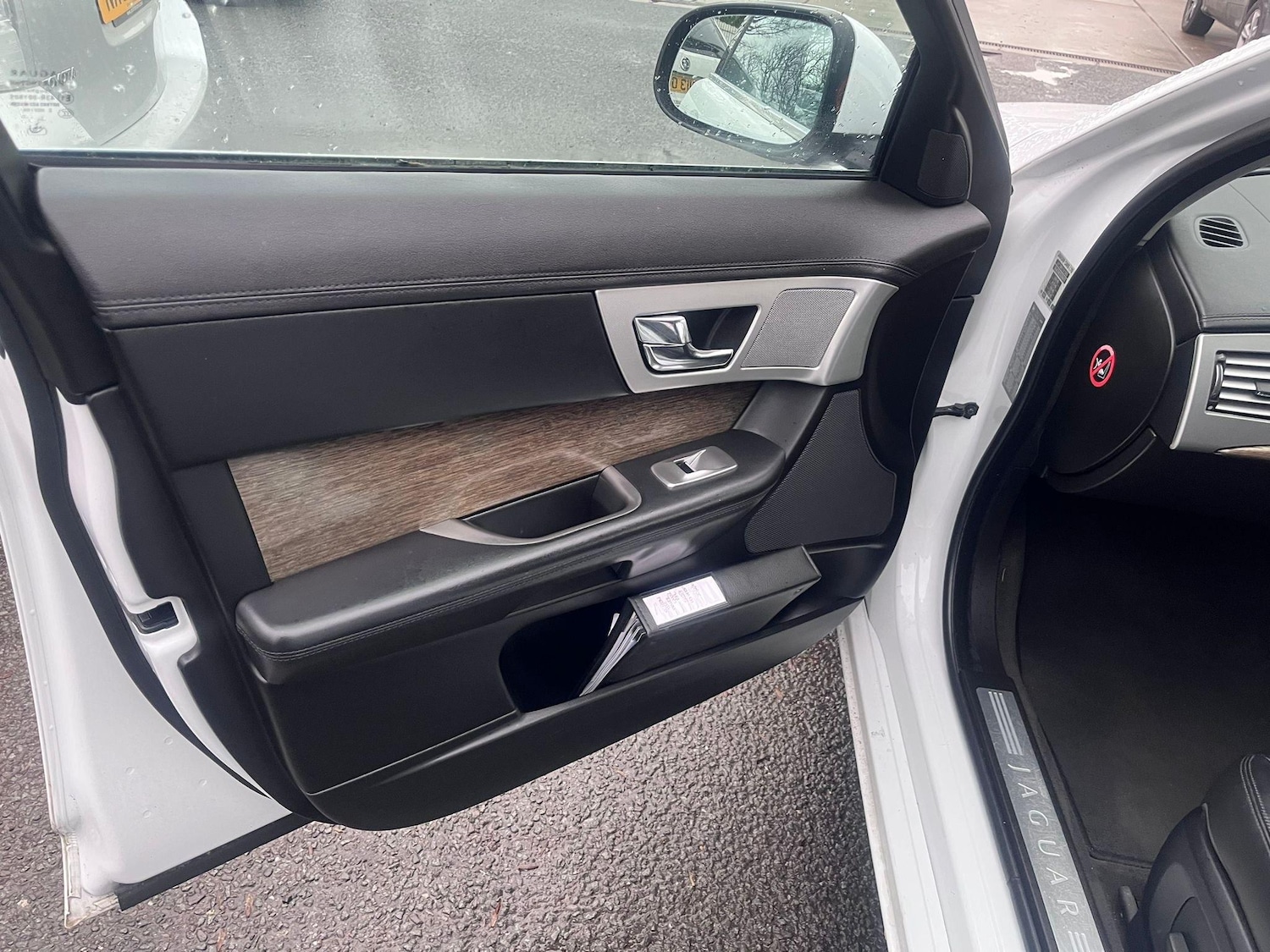 Used Jaguar XF 2012 for sale - 76992965: Photo 16