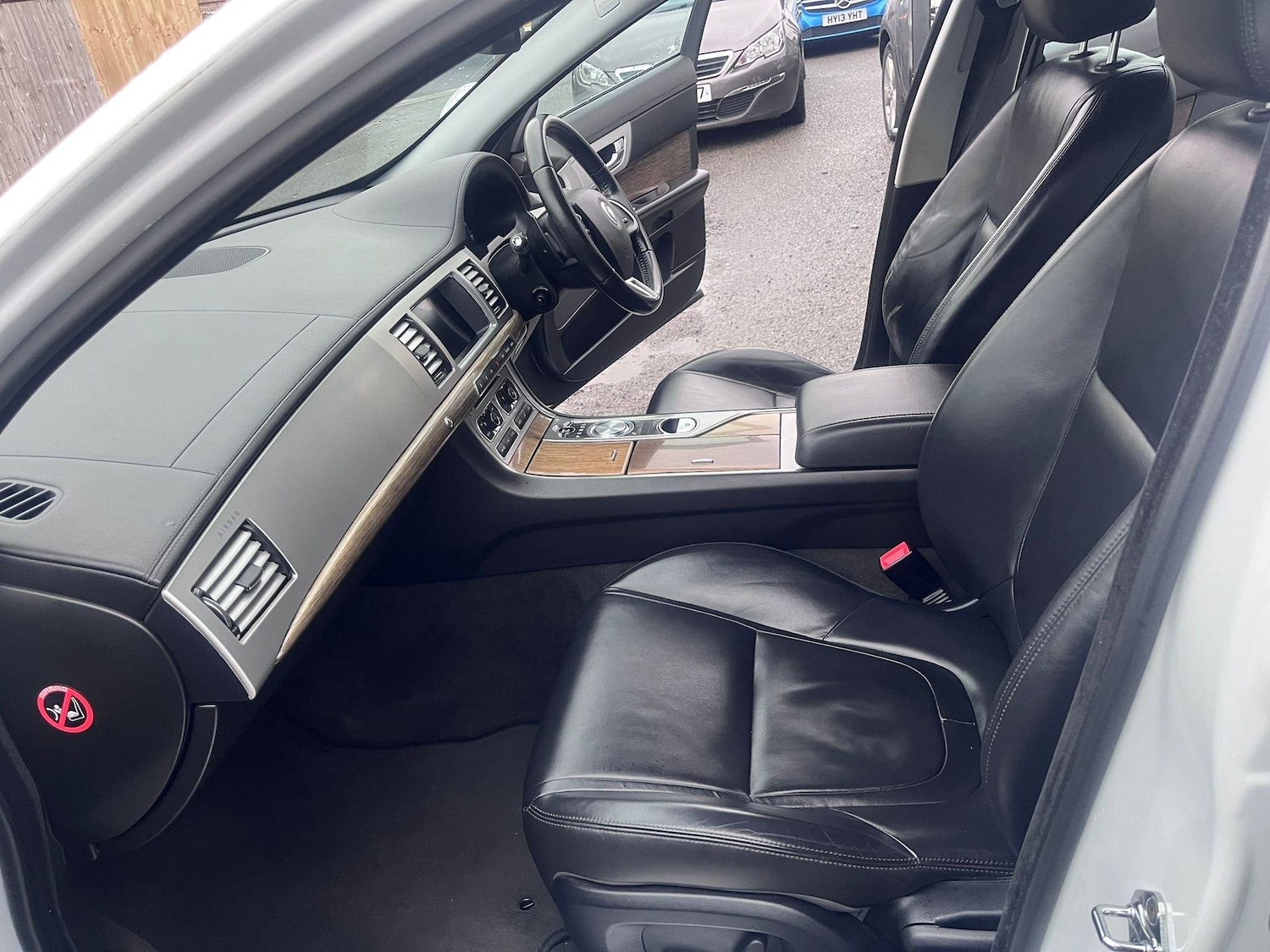 Used Jaguar XF 2012 for sale - 76992965: Photo 9