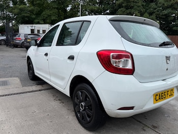 Used Dacia Sandero 2015 for sale - 79337731: Photo