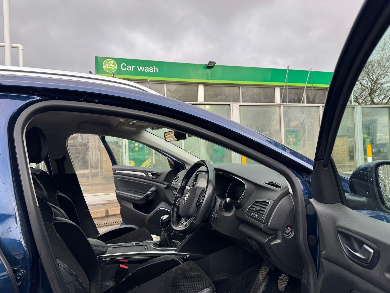 Used Renault Megane 2017 for sale - 76989788: Photo 11