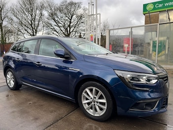 Used Renault Megane 2017 for sale - 76989788: Photo