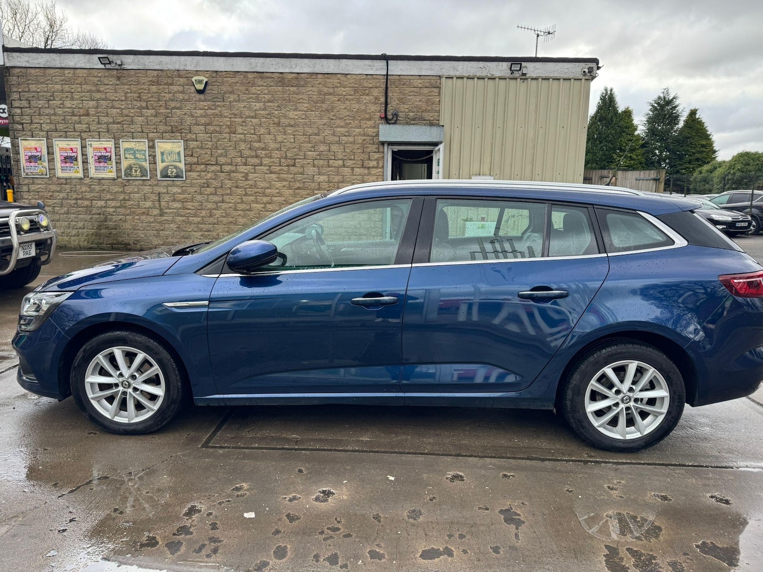 Used Renault Megane 2017 for sale - 76989788: Photo 4