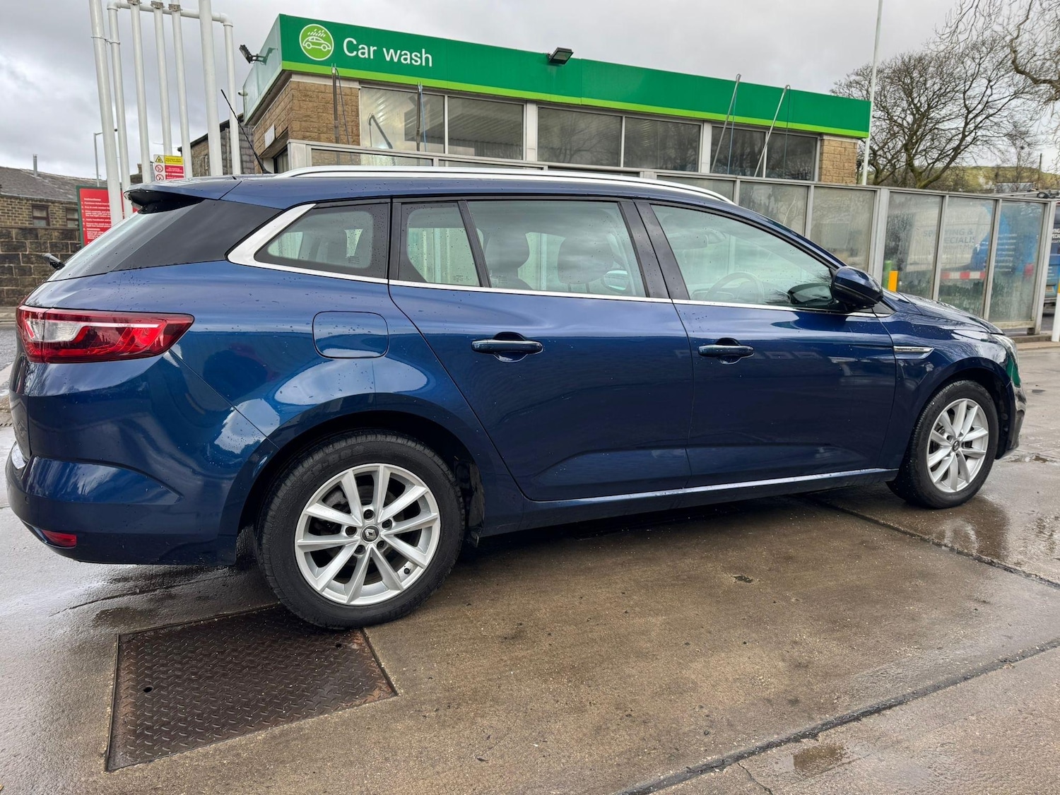 Used Renault Megane 2017 for sale - 76989788: Photo 7