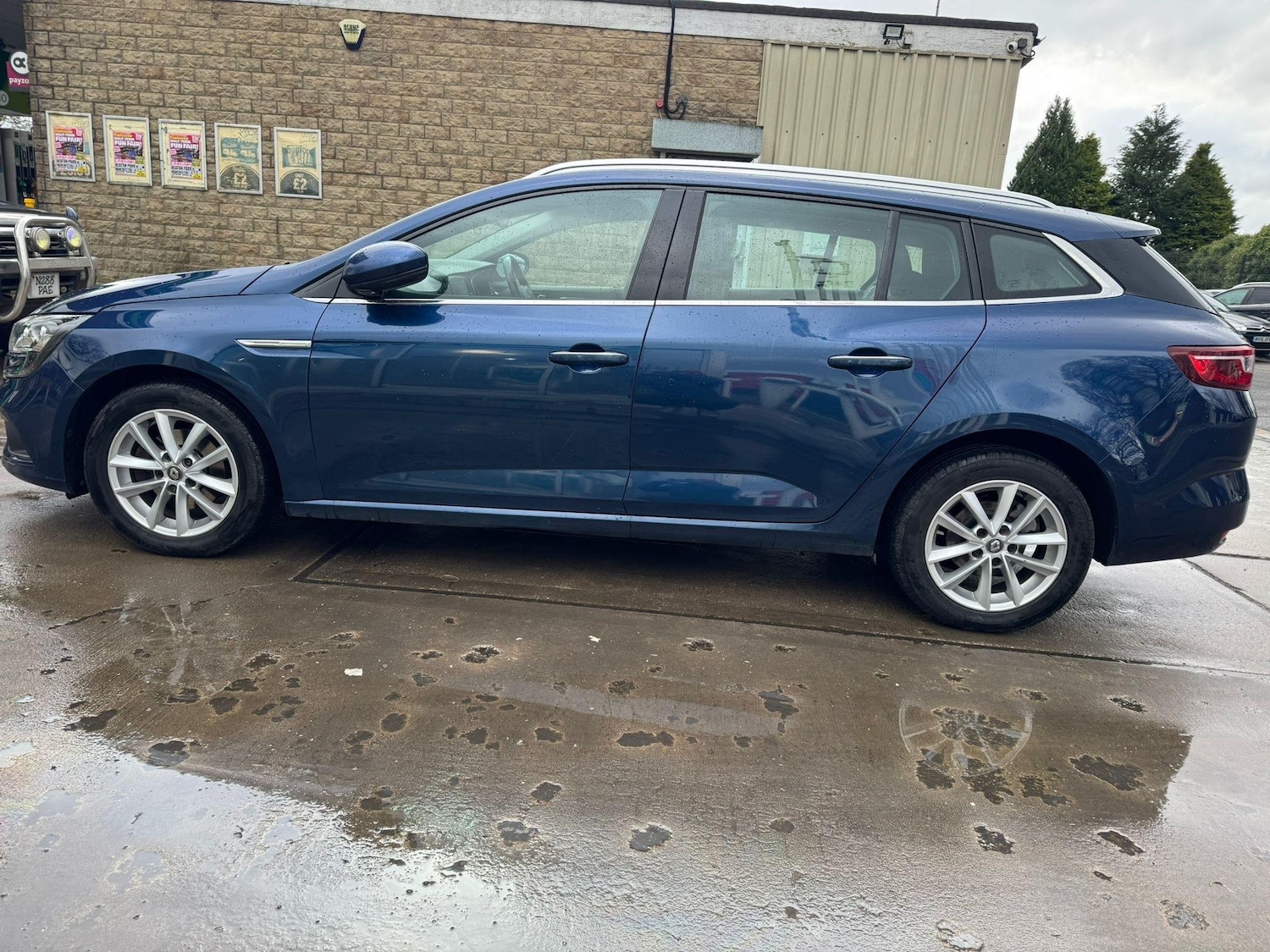 Used Renault Megane 2017 for sale - 76989788: Photo 9