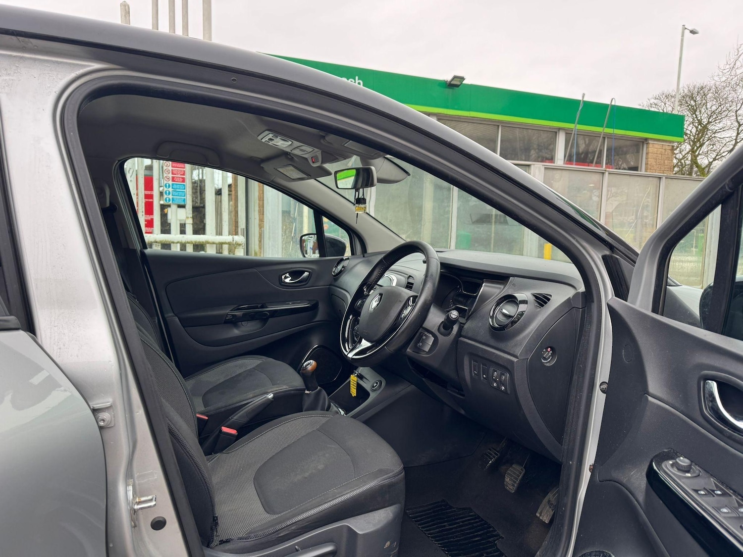 Used Renault Captur 2014 for sale - 76997471: Photo 6