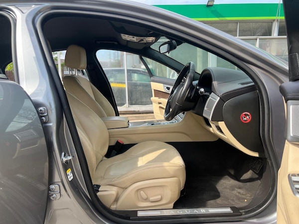 Used Jaguar XF 2013 for sale - 75519737: Photo 16