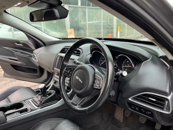 Used Jaguar XE 2015 for sale - 75658308: Photo 13