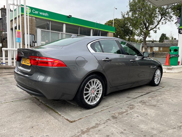 Used Jaguar XE 2015 for sale - 75658308: Photo 4