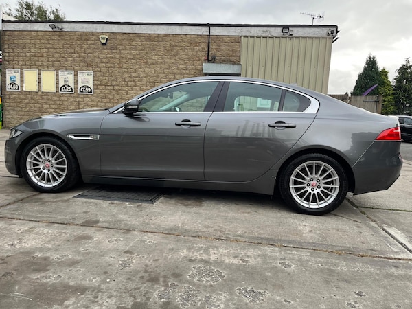 Used Jaguar XE 2015 for sale - 75658308: Photo 6