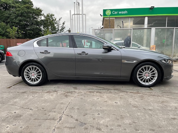 Used Jaguar XE 2015 for sale - 75658308: Photo 7