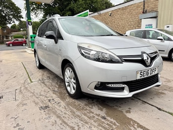 Used Renault Grand Scenic 2016 for sale - 75430606: Photo
