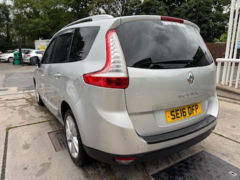 Used Renault Grand Scenic 2016 for sale - 75430606: Photo