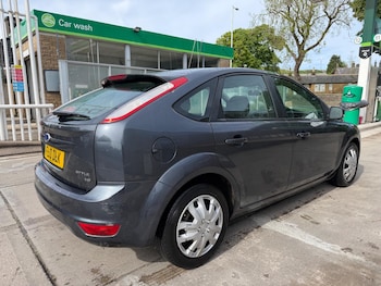 Used Ford Focus 2010 for sale - 78684604: Photo