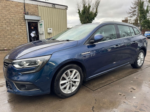 Used Renault Megane 2017 for sale - 75430276: Photo 3