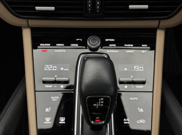 Used Porsche Cayenne 2020 for sale - 77682238: Photo 32