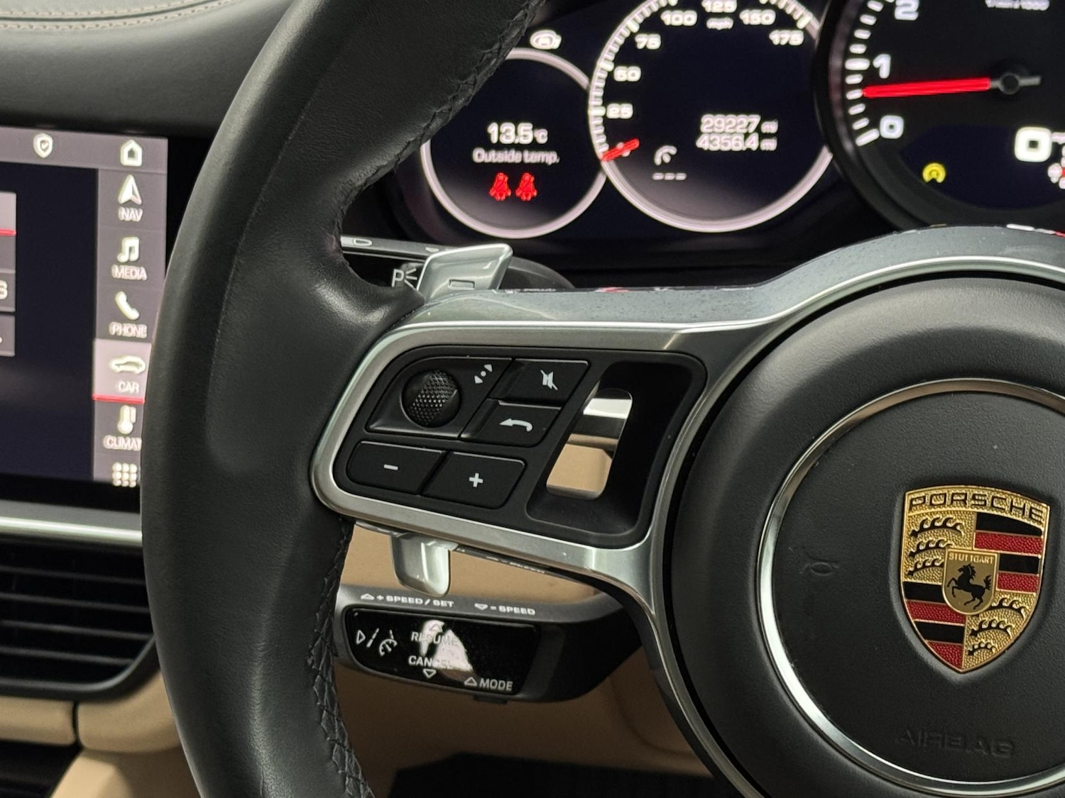 Used Porsche Cayenne 2020 for sale - 77682238: Photo 38