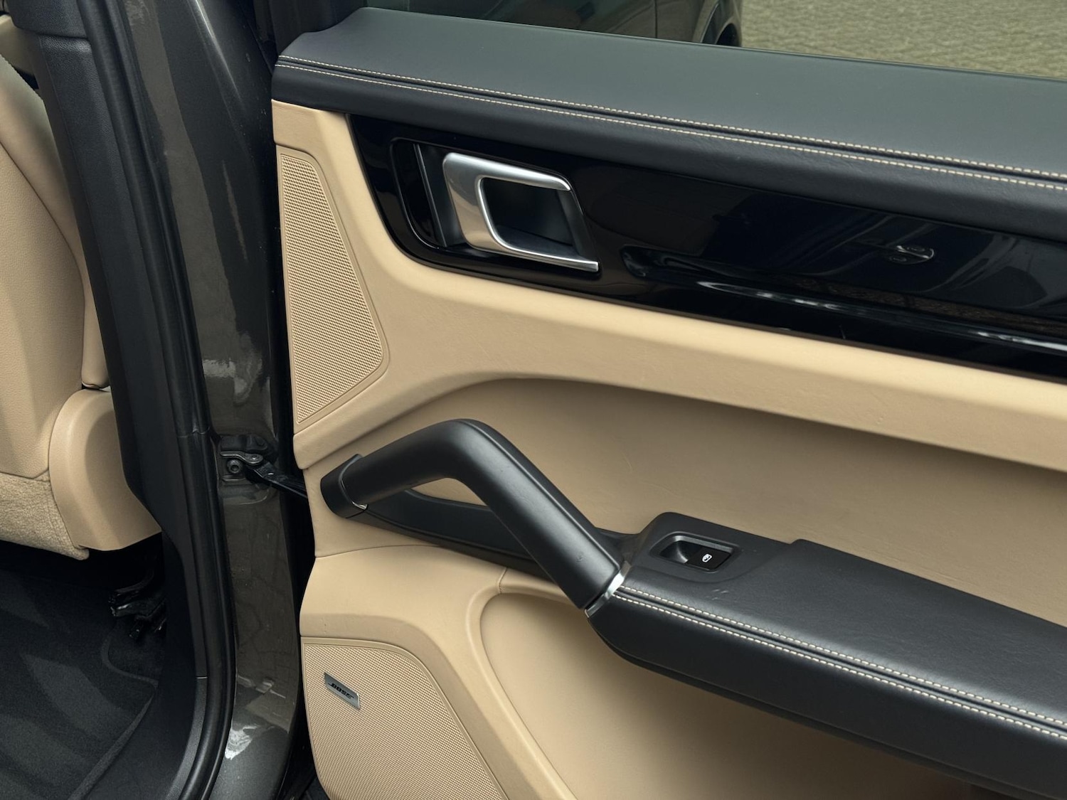 Used Porsche Cayenne 2020 for sale - 77682238: Photo 63