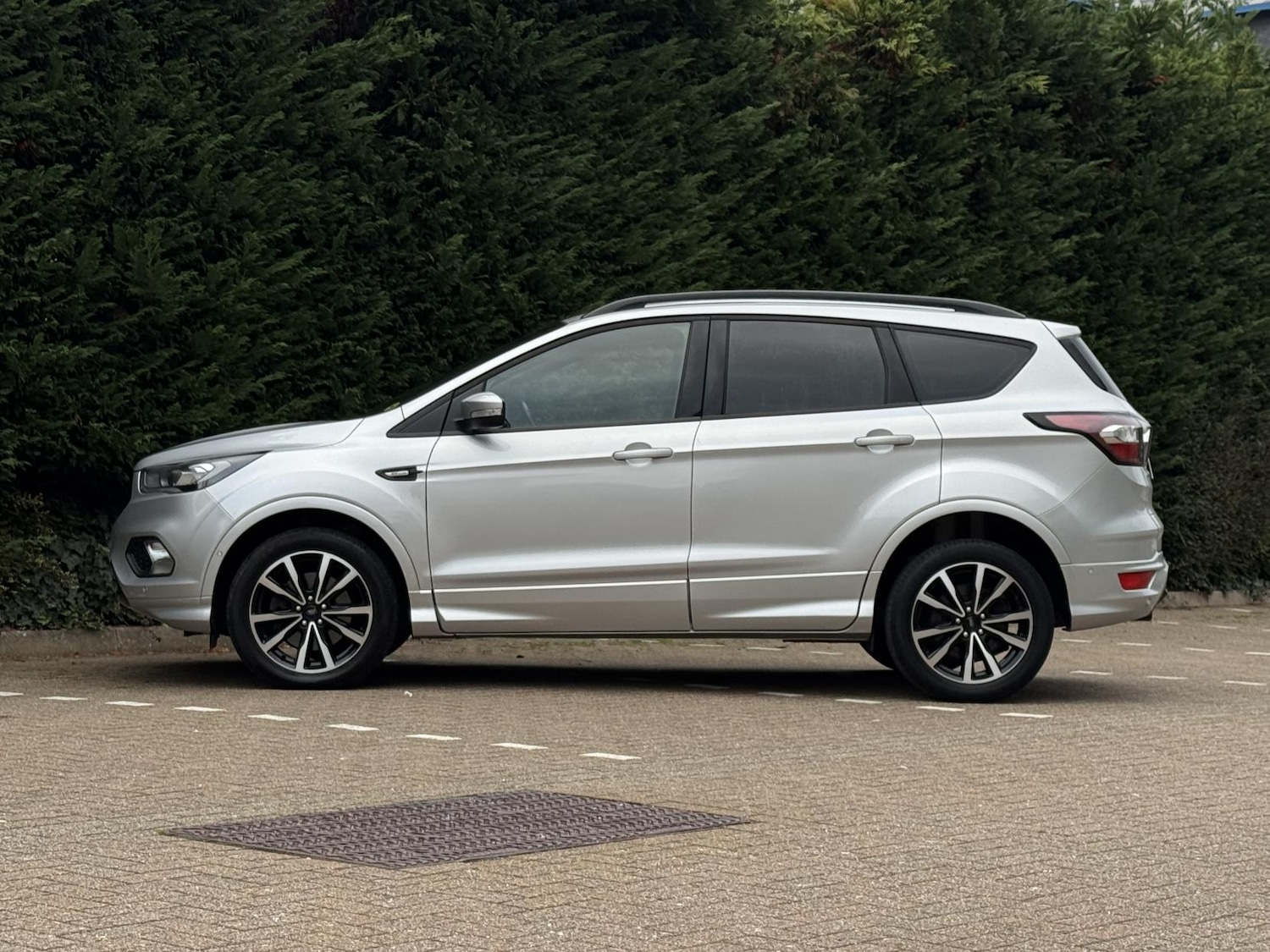 Used Ford Kuga 2018 for sale - 76643861: Photo 4