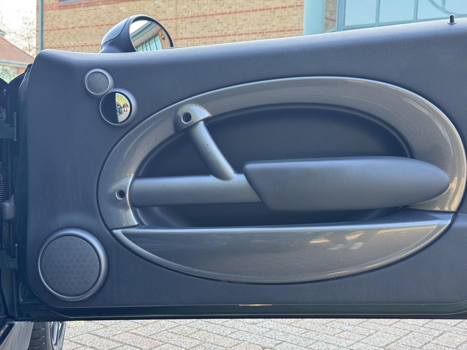 Used MINI Convertible 2007 for sale - 77732743: Photo 24