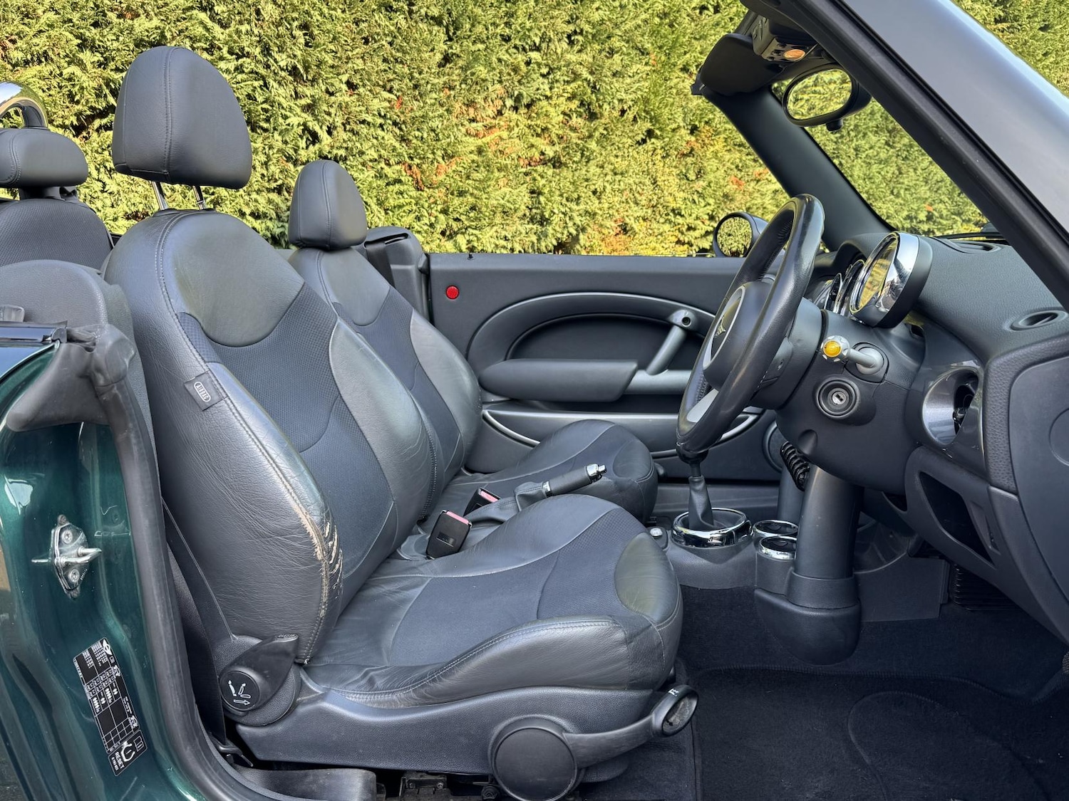 Used MINI Convertible 2007 for sale - 77732743: Photo 27