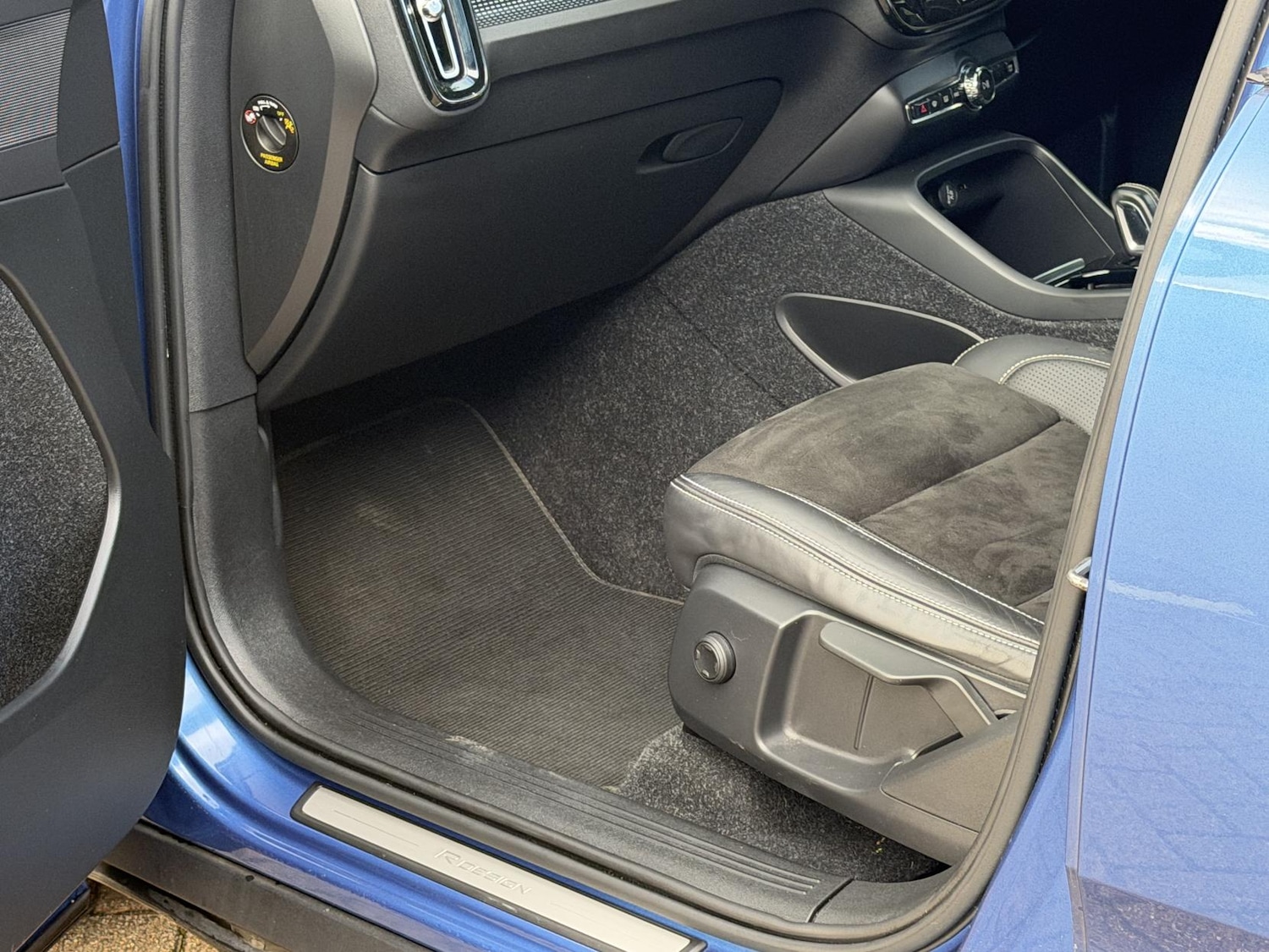 Used Volvo XC40 2018 for sale - 76452694: Photo 38