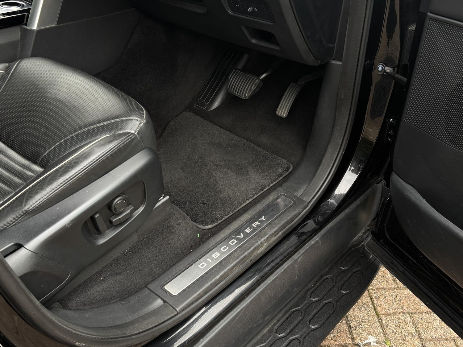 Used Land Rover Discovery 2019 for sale - 76322585: Photo 25