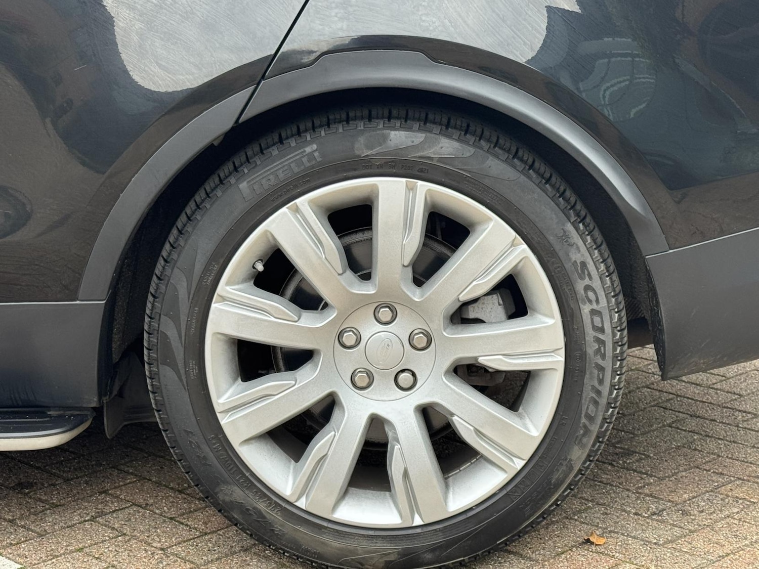 Used Land Rover Discovery 2019 for sale - 76322585: Photo 42