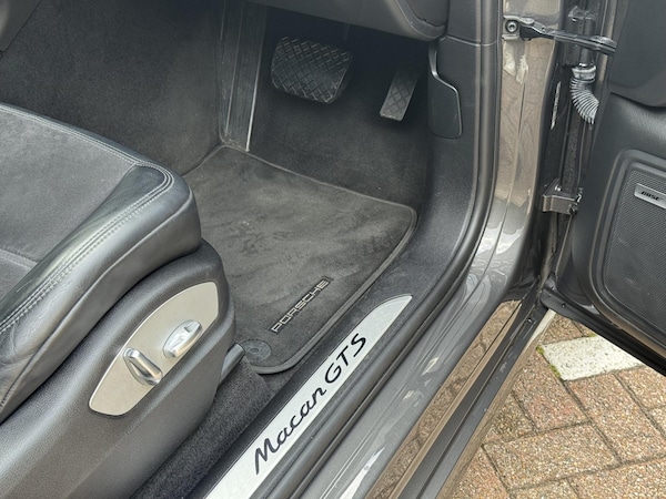 Used Porsche Macan 2018 for sale - 75739461: Photo 32