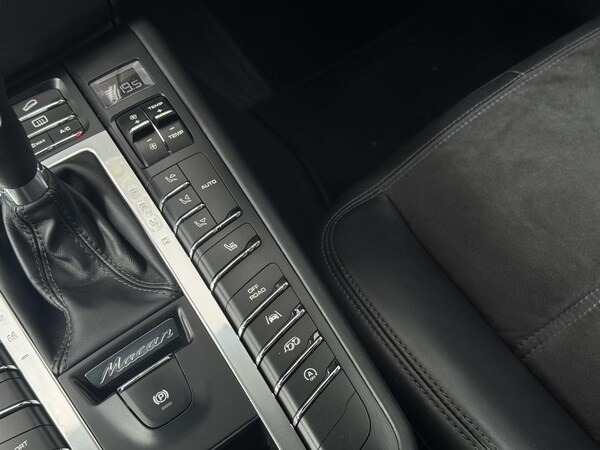 Used Porsche Macan 2018 for sale - 75739461: Photo 39