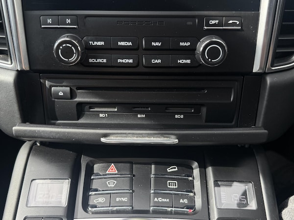 Used Porsche Macan 2018 for sale - 75739461: Photo 42