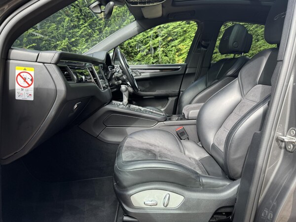 Used Porsche Macan 2018 for sale - 75739461: Photo 52