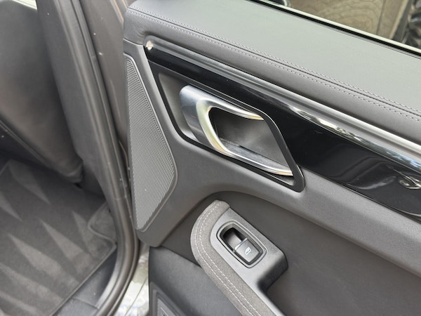 Used Porsche Macan 2018 for sale - 75739461: Photo 55