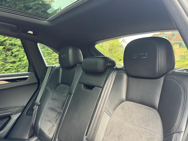 Used Porsche Macan 2018 for sale - 75739461: Photo 64