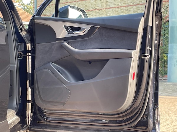 Used Audi Q7 2018 for sale - 76244876: Photo 25