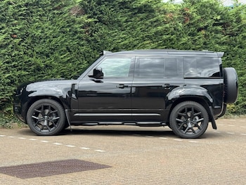 Used Land Rover Defender 110 2024 for sale - 75413909: Photo
