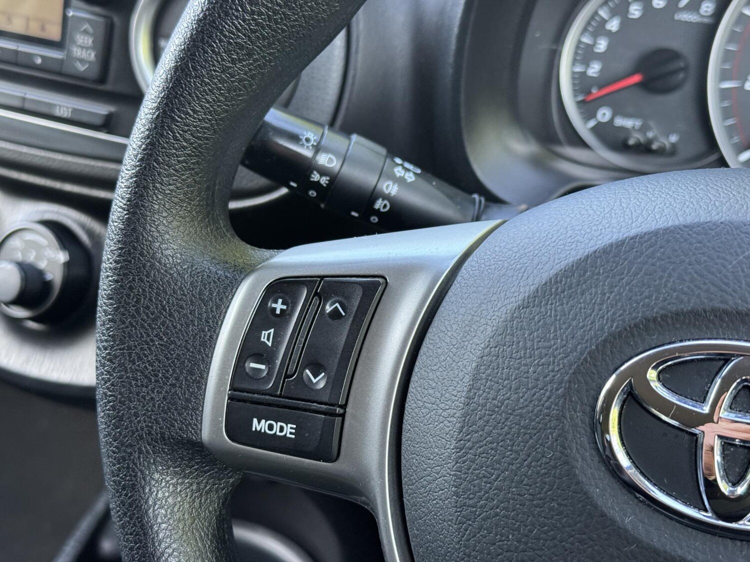 Used Toyota Yaris 2012 for sale - 77721806: Photo 31