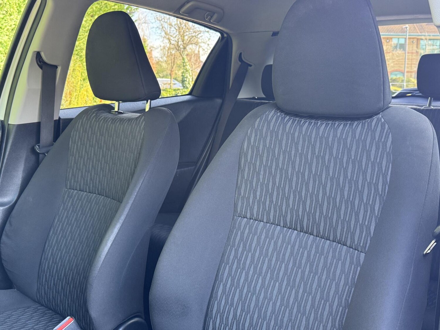 Used Toyota Yaris 2012 for sale - 77721806: Photo 40