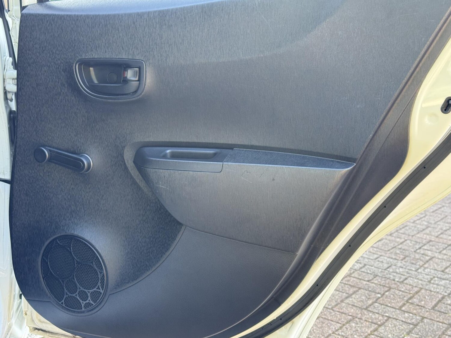 Used Toyota Yaris 2012 for sale - 77721806: Photo 49