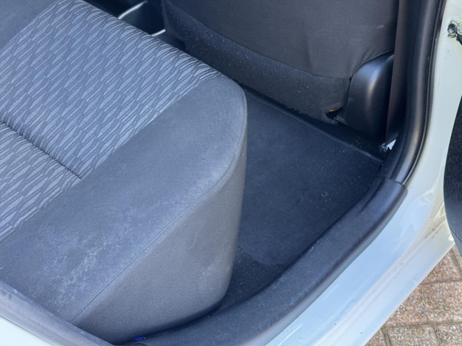 Used Toyota Yaris 2012 for sale - 77721806: Photo 51