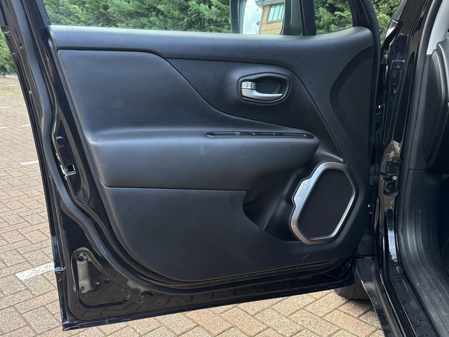 Used Jeep Renegade 2020 for sale - 76750323: Photo 39